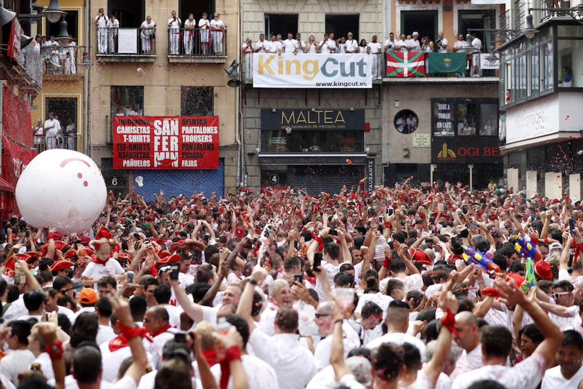 Ambiente de fiesta en San Fermín. 