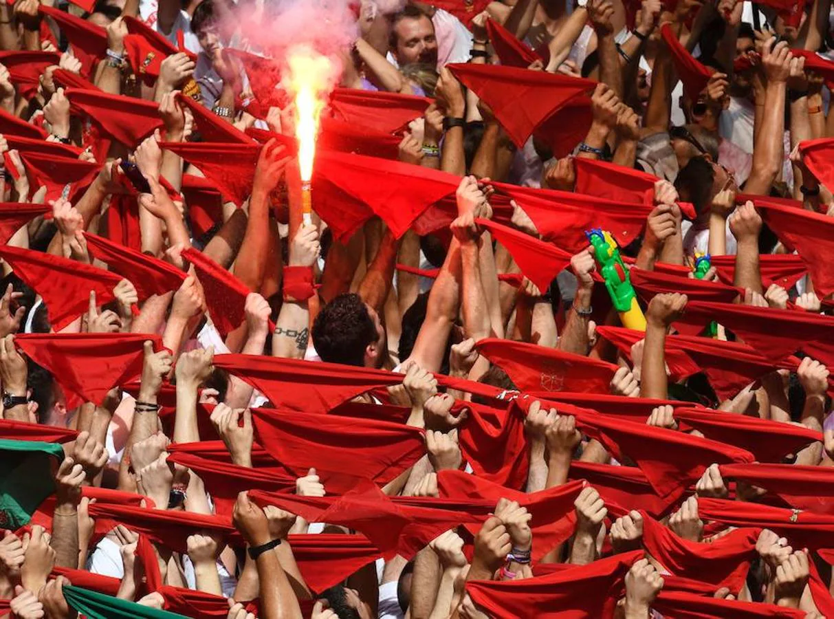 Los pañuelos rojos son un símbolo inconfundible de estas fiestas