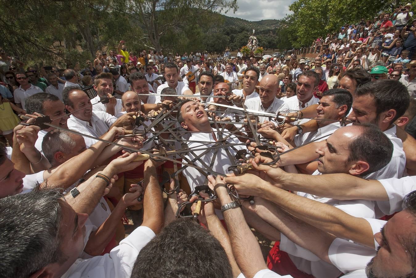 La Danza de las Espadas de Obejo, en imágenes