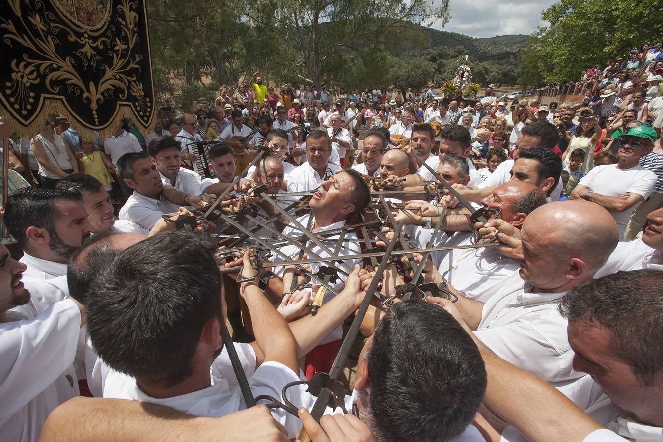 La Danza de las Espadas de Obejo, en imágenes