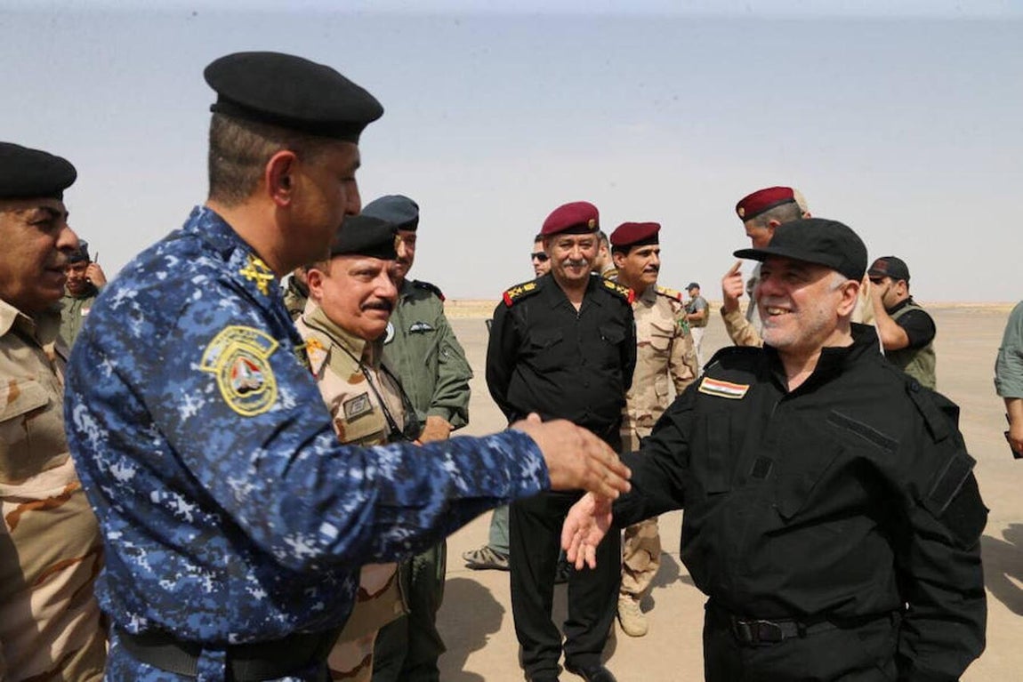 El primer ministro iraquí, Haider al Abadi, ha llegado este domingo a la ciudad de Mosul, la ciudad más importante de Irak controlada hasta ahora por Daesh, y ha felicitado al Ejército por la toma de la localidad, ha informado un portavoz del propio Al Abadi.. 