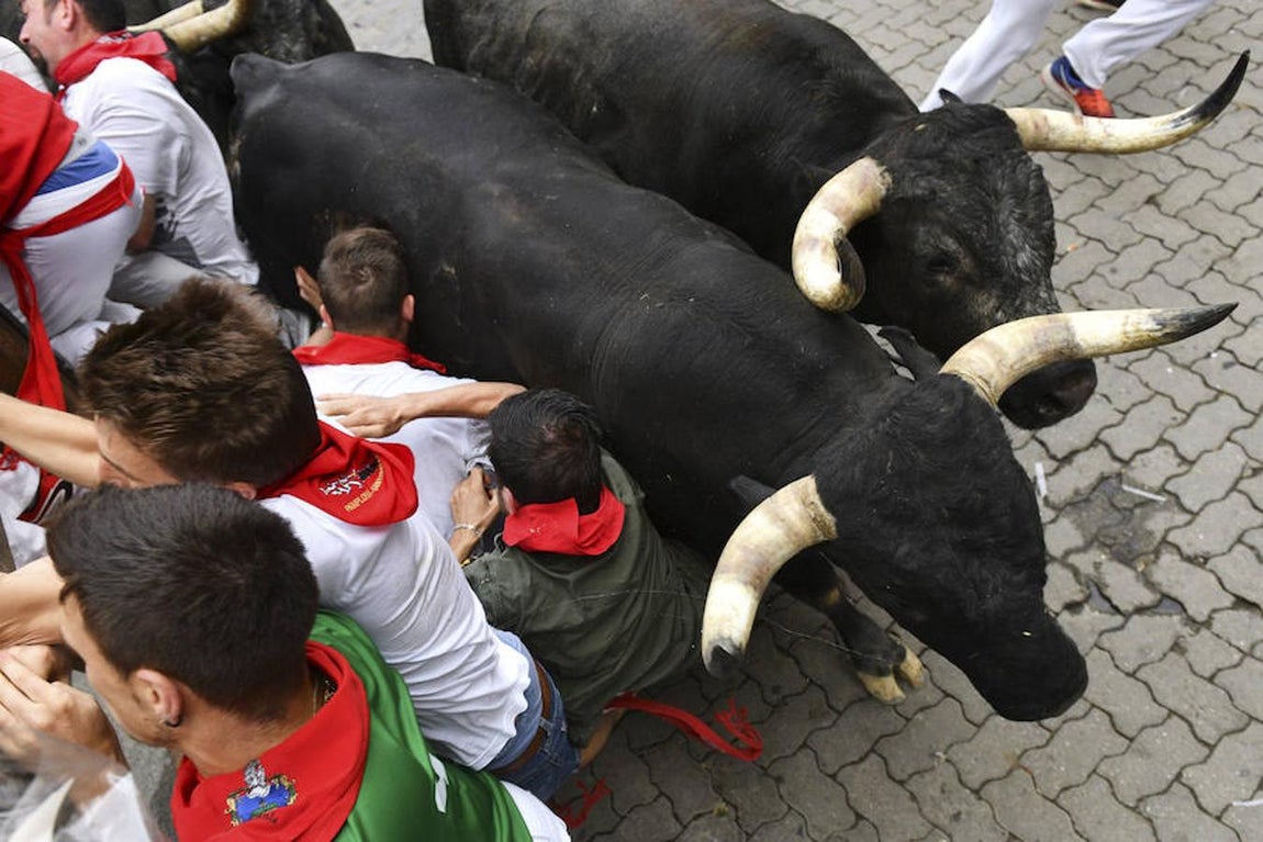 Las impresionantes imágenes del último encierro de Sanfermines 2017
