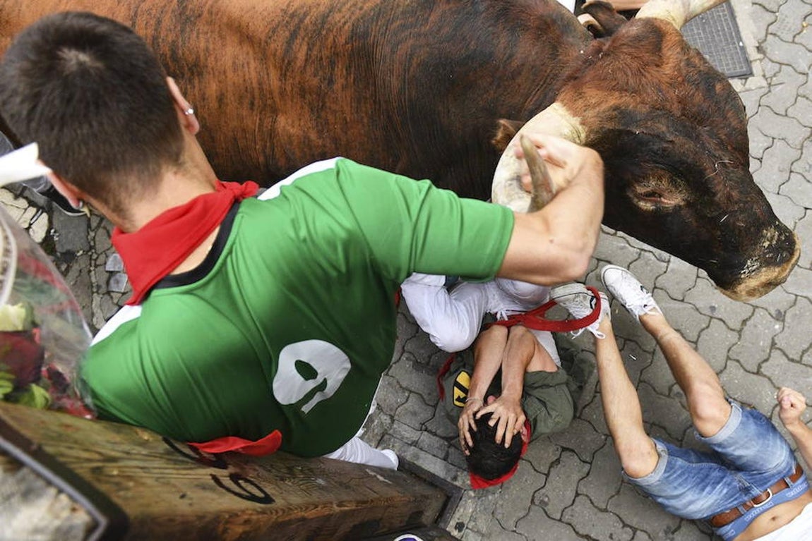 Las impresionantes imágenes del último encierro de Sanfermines 2017