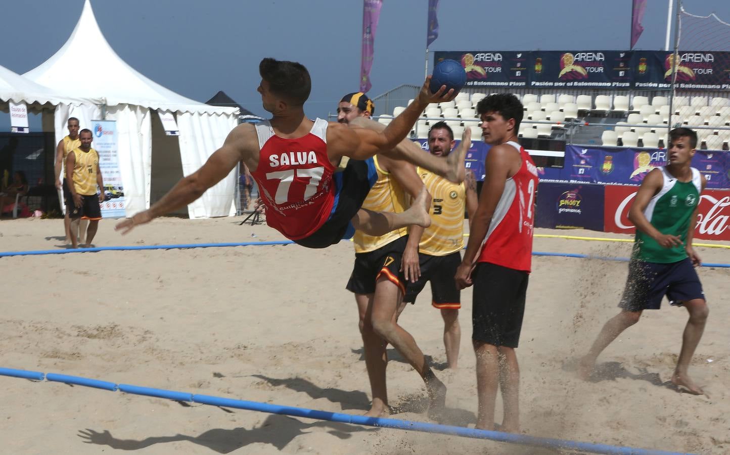 Fotos: Campeonato de Balonmano en la playa Victoria