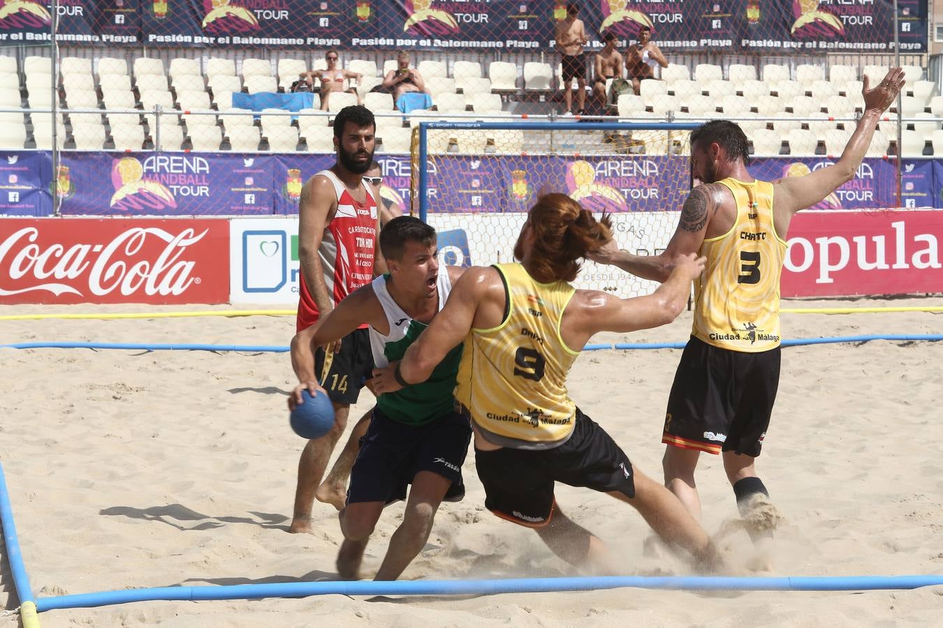 Fotos: Campeonato de Balonmano en la playa Victoria