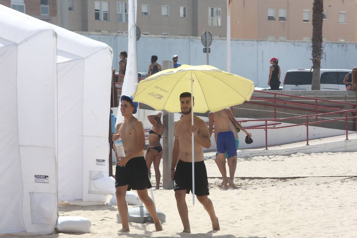 Fotos: Campeonato de Balonmano en la playa Victoria