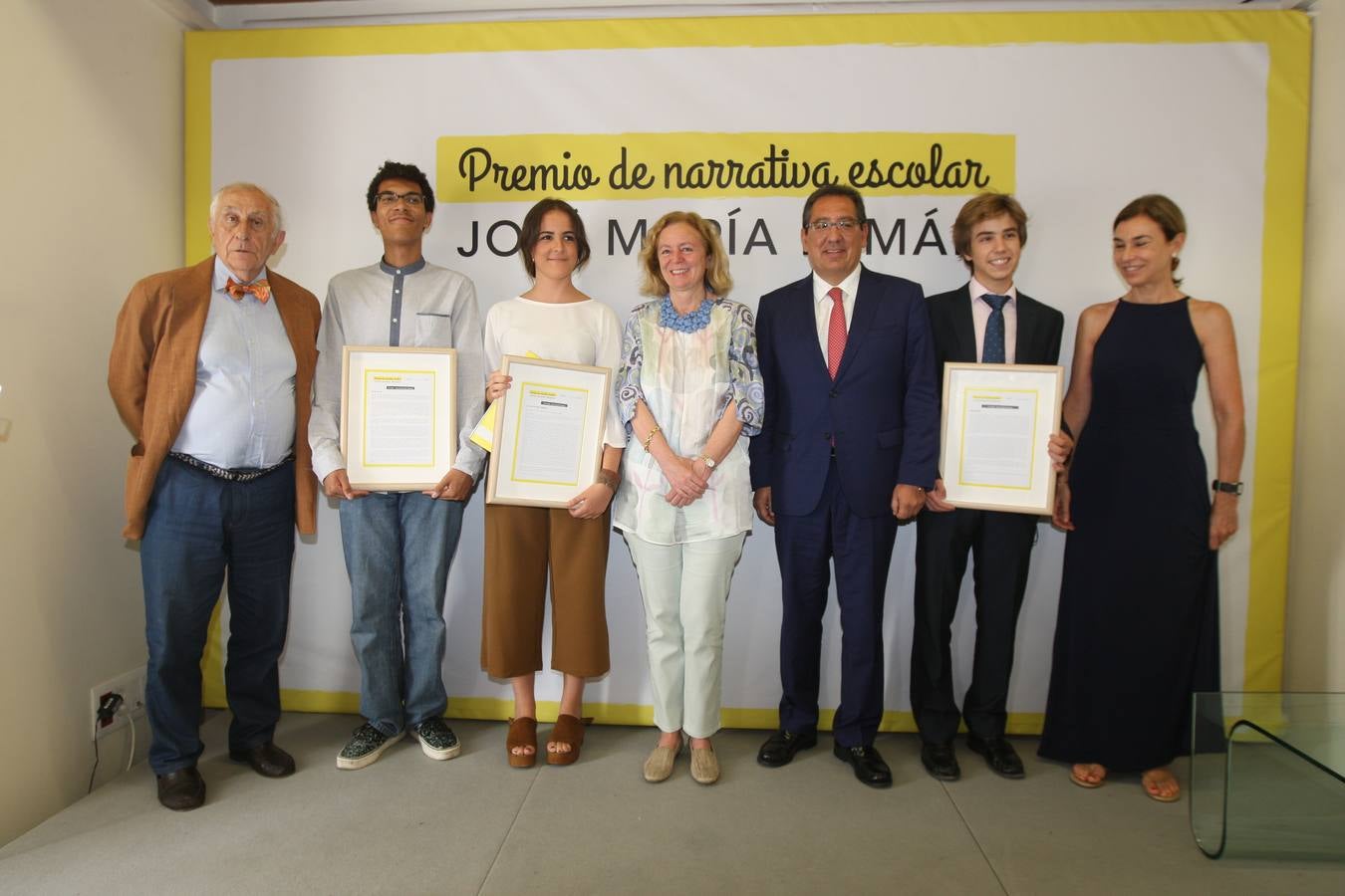 Inocencio Arias, José Andrés Rubio, Elena Sánchez, Catalina Luca de Tena, Antonio Pulido, Ricardo Aneiros y Carmen Posadas. 