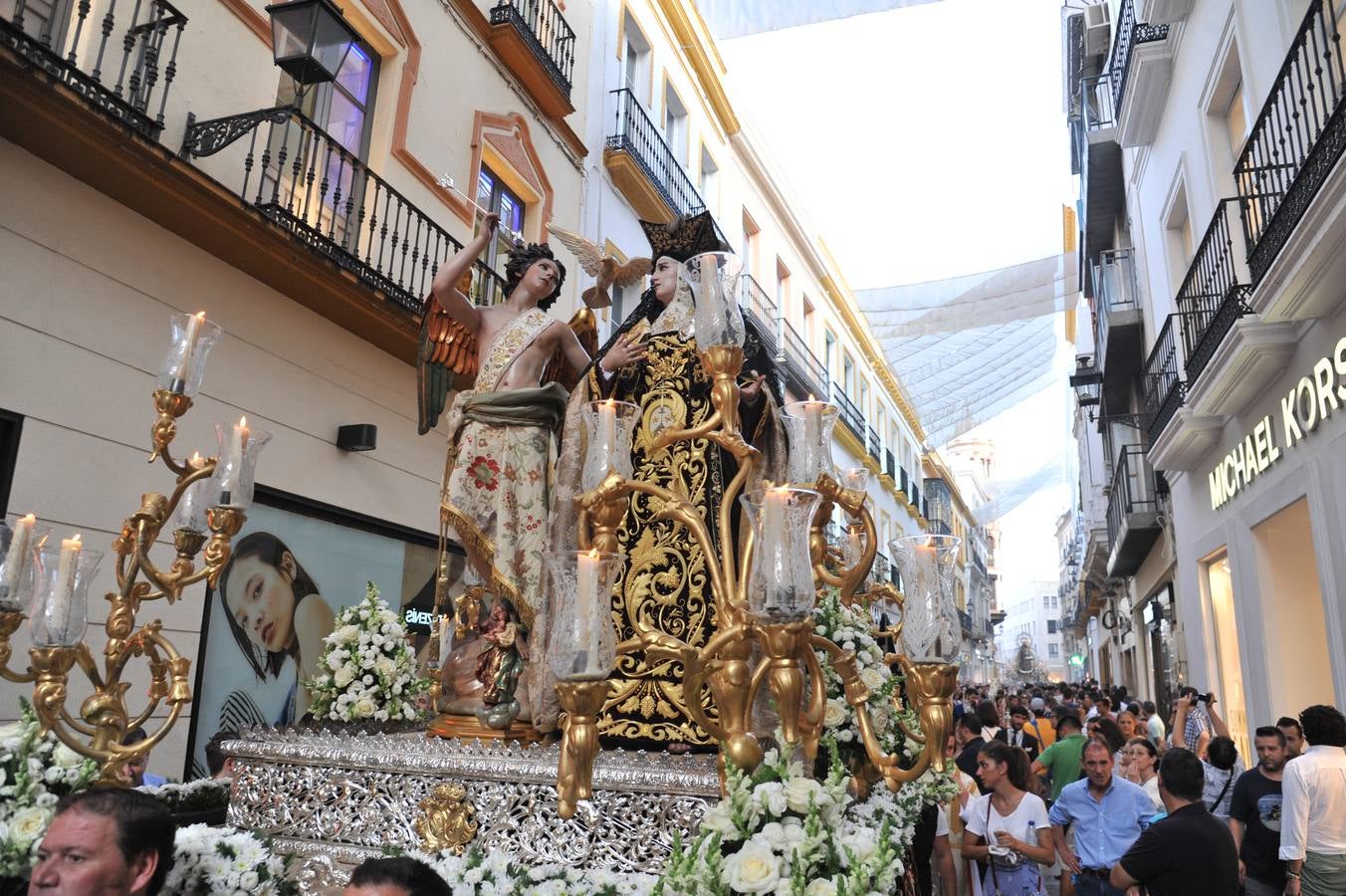 La procesión de la Virgen del Carmen del Santo Ángel, en imágenes