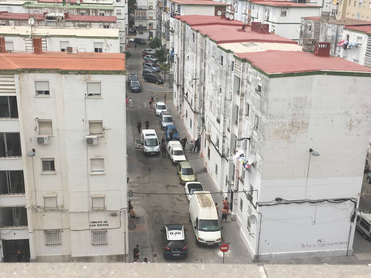 FOTOS: La Policía toma Los Milagros en El Puerto por una reyerta entre clanes