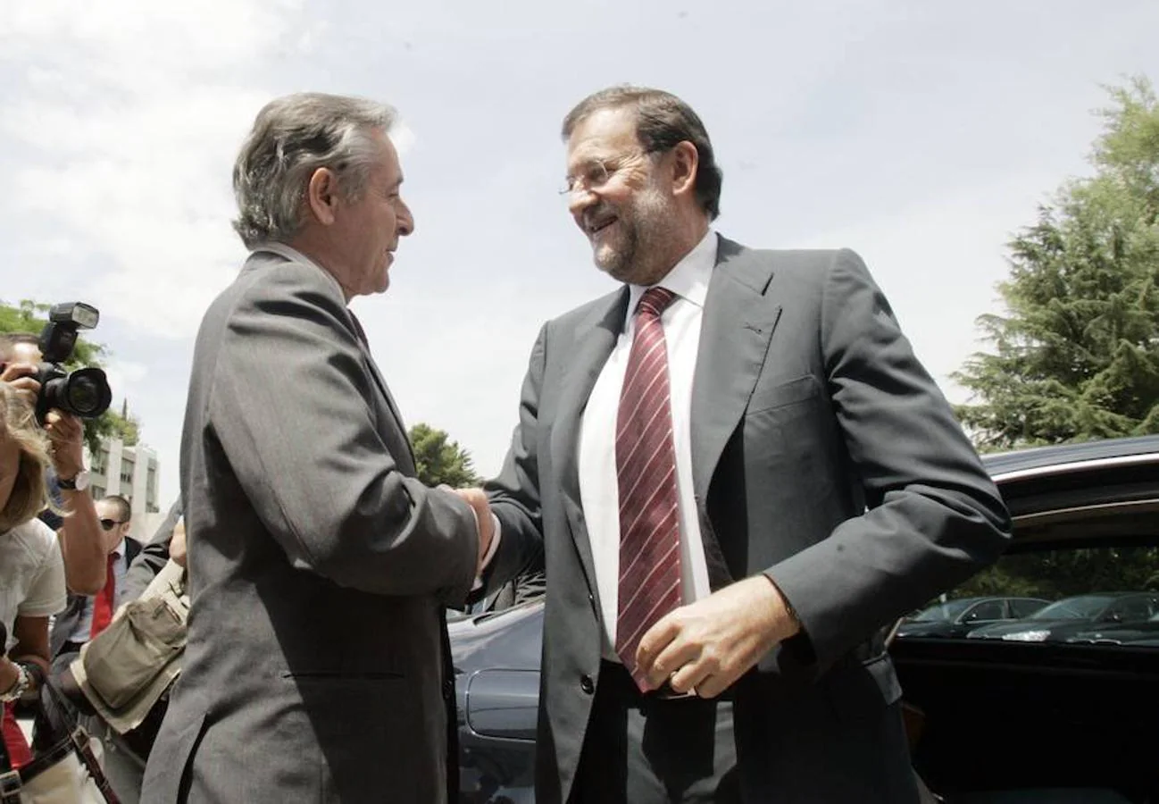 Miguel Blesa, cuando era presidente de Caja Madrid, con Mariano Rajoy en la clausura del IX Encuentro Financiero Internacional