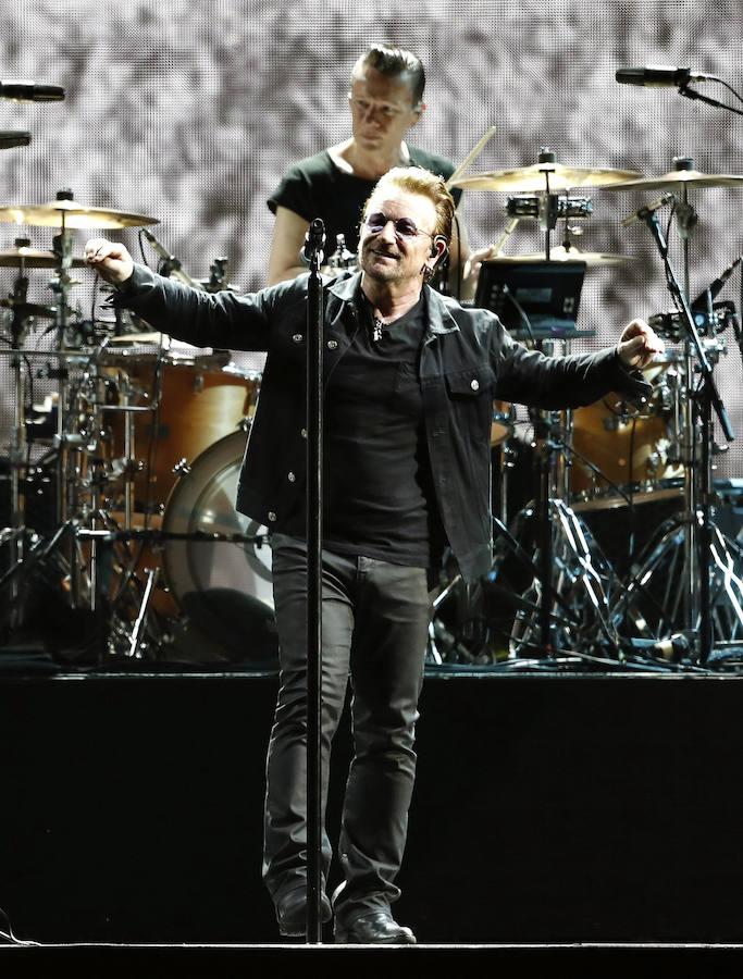 En imágenes: U2 conquista Barcelona al ritmo de su legendario «The Joshua Tree»