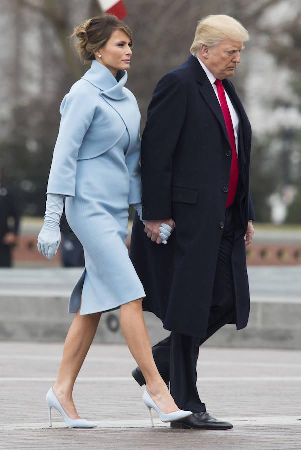 Investidura. El 20 de enero Donald Trump era nombrado presidente. Melania emuló a Jackie Kennedy