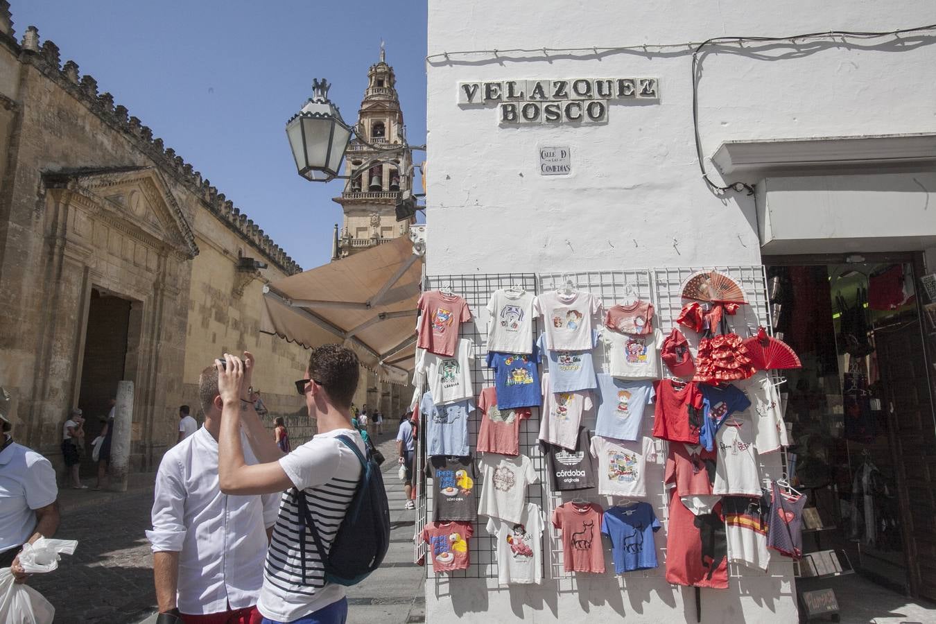 Los tenderetes de la Judería de Córdoba, en imágenes