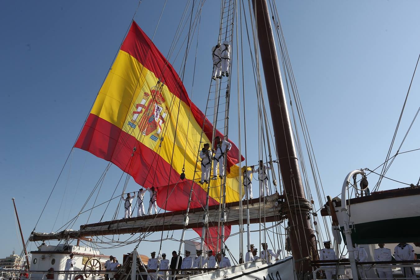 El buque regresa a Cádiz tras su 89º crucero de instrucción