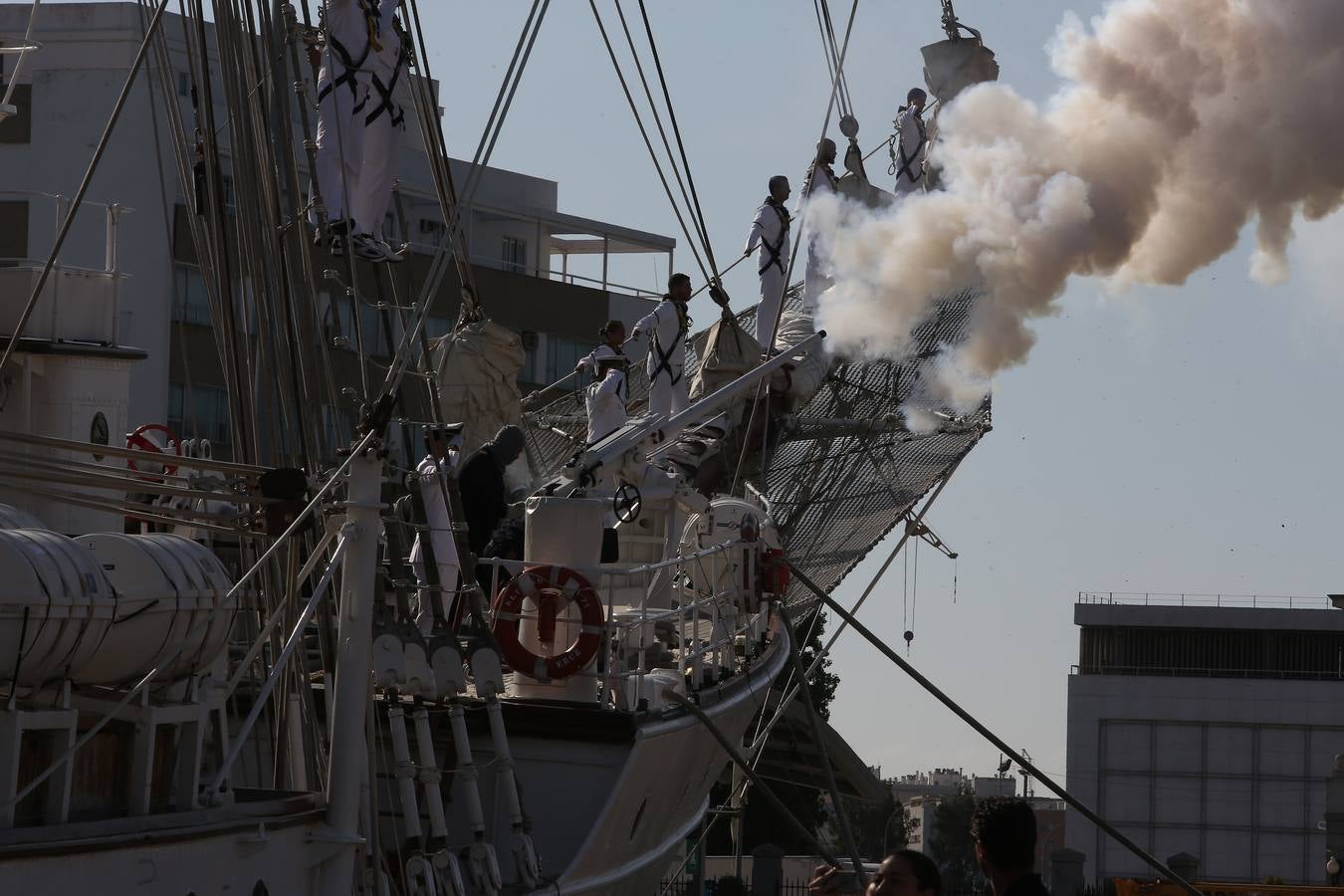 El buque regresa a Cádiz tras su 89º crucero de instrucción