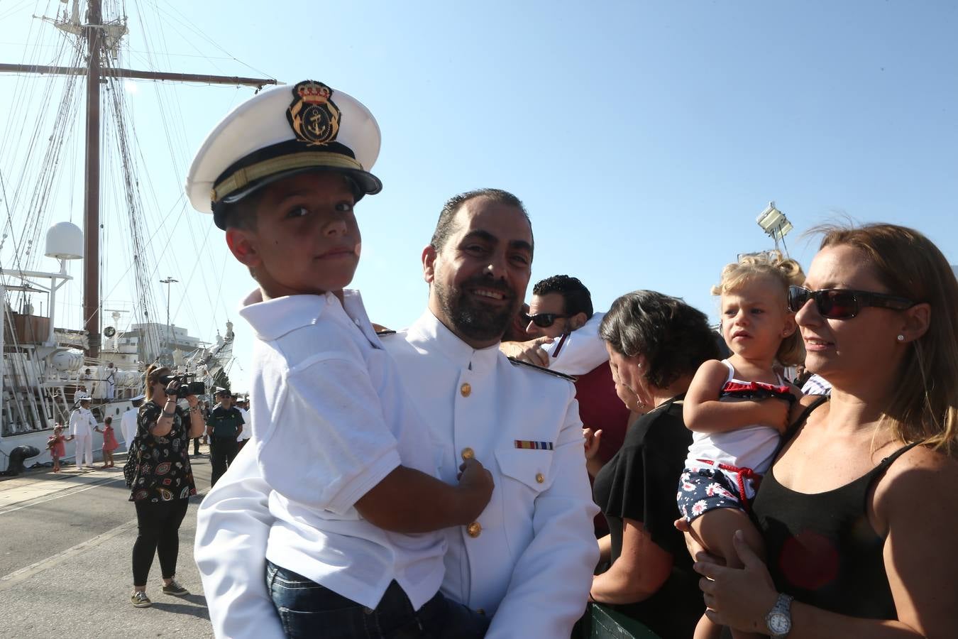 El buque regresa a Cádiz tras su 89º crucero de instrucción