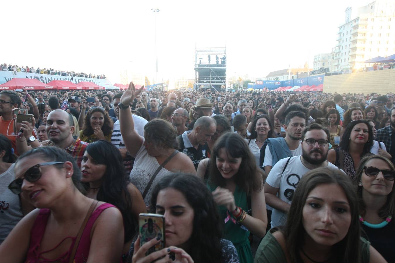 Momentos mágicos en el concierto de Coque Malla