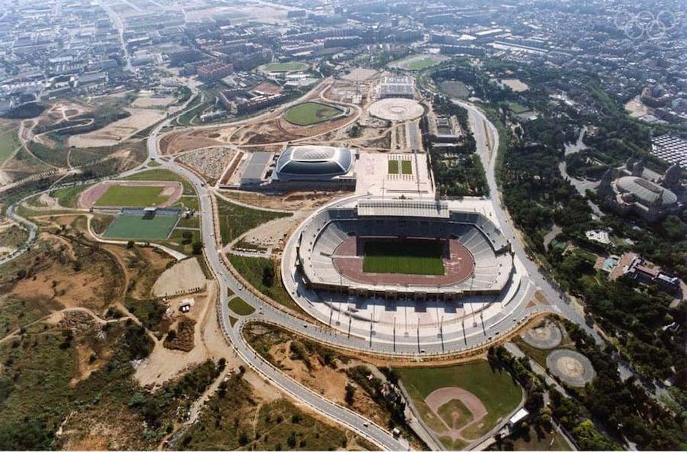 Vista área del estadio olímpico y sus alrededores