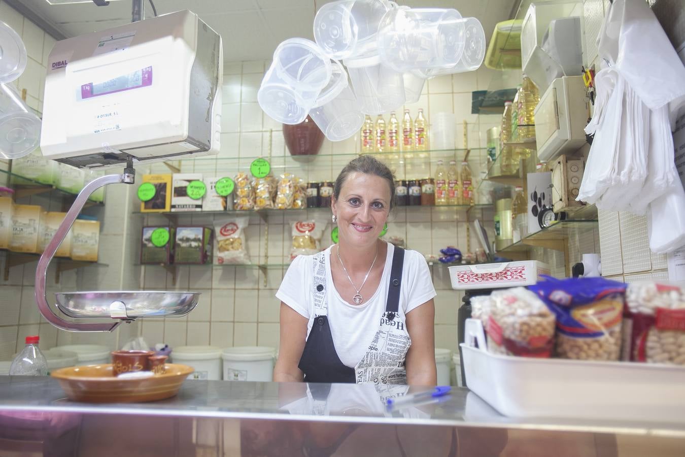 Los puestos vacíos en los mercados de abastos de Córdoba, en imágenes