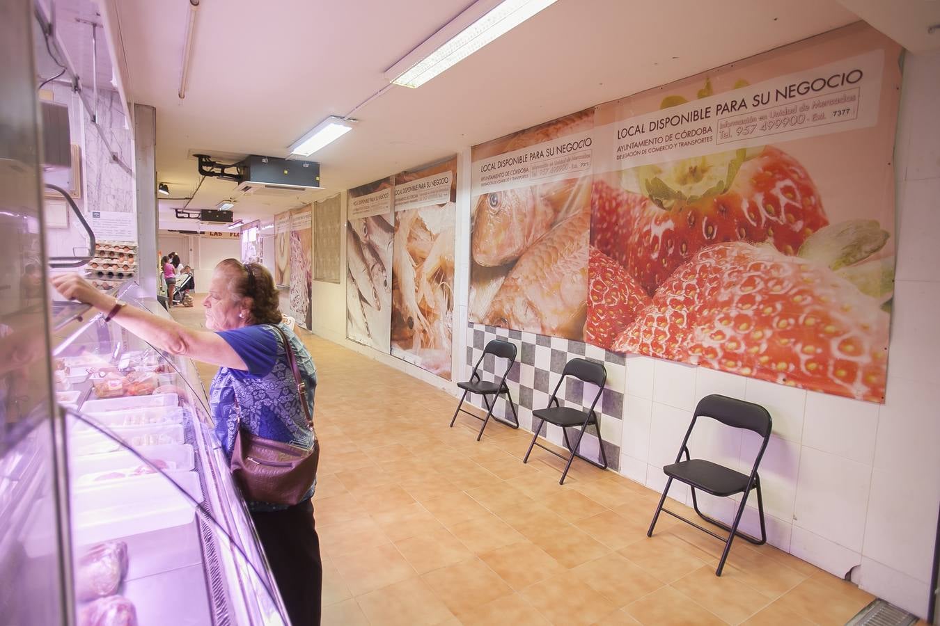 Los puestos vacíos en los mercados de abastos de Córdoba, en imágenes