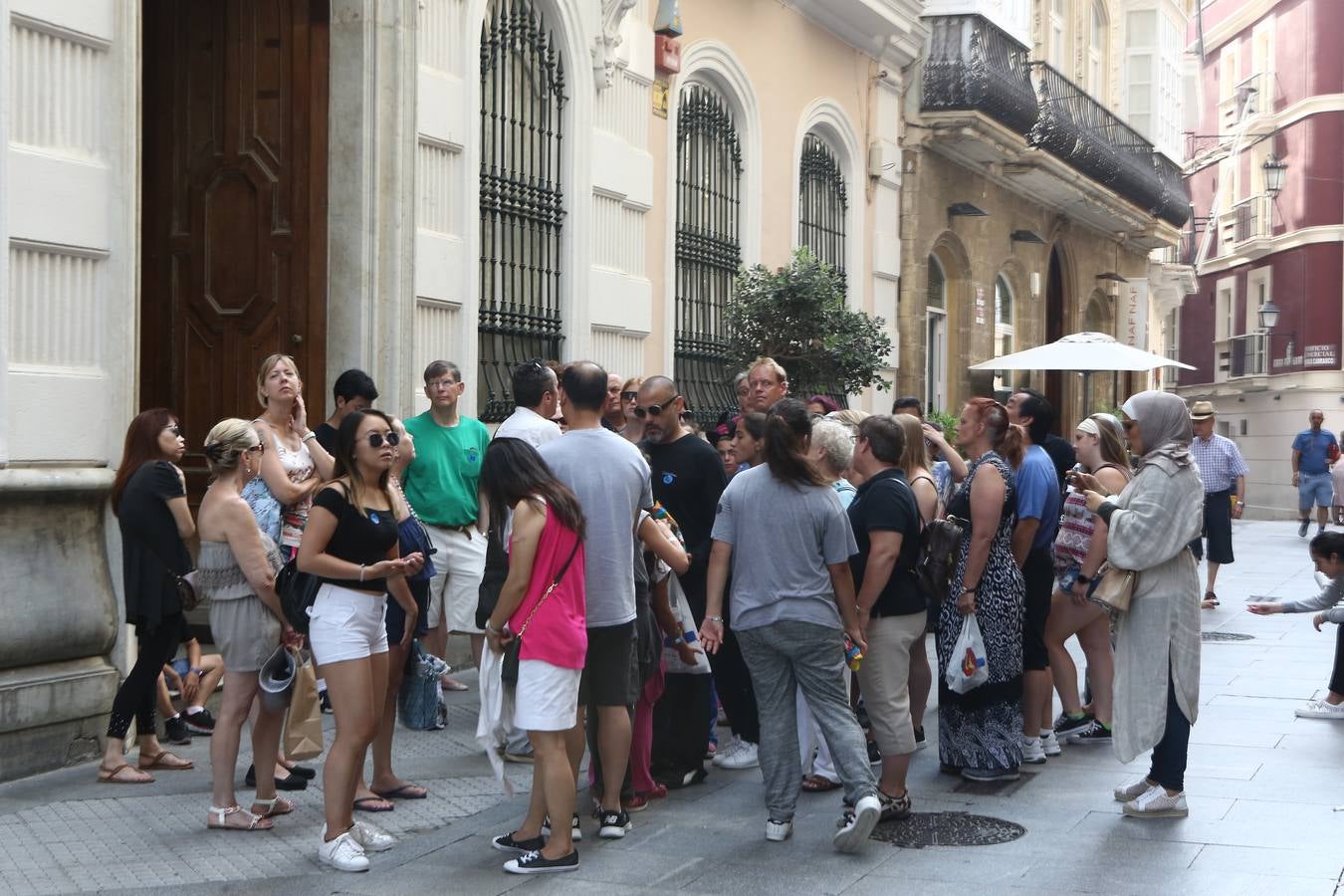 Más de 17.000 personas llegan a la ciudad en cuatro grandes cruceros