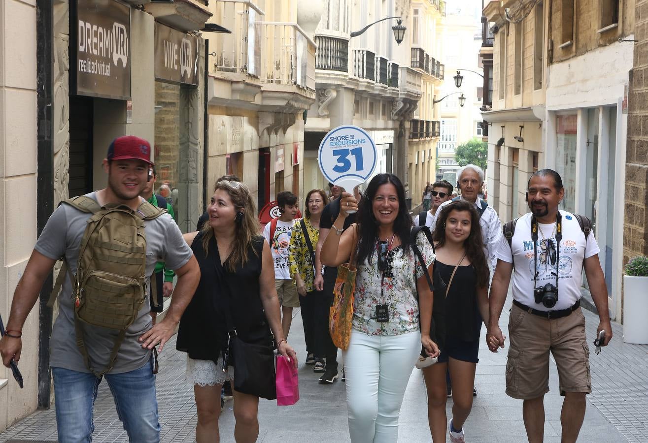 Más de 17.000 personas llegan a la ciudad en cuatro grandes cruceros