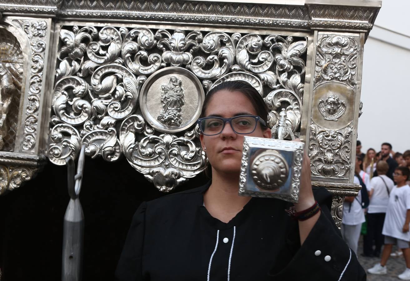 Traslado de la Virgen de la Soledad a la iglesia de Santa María