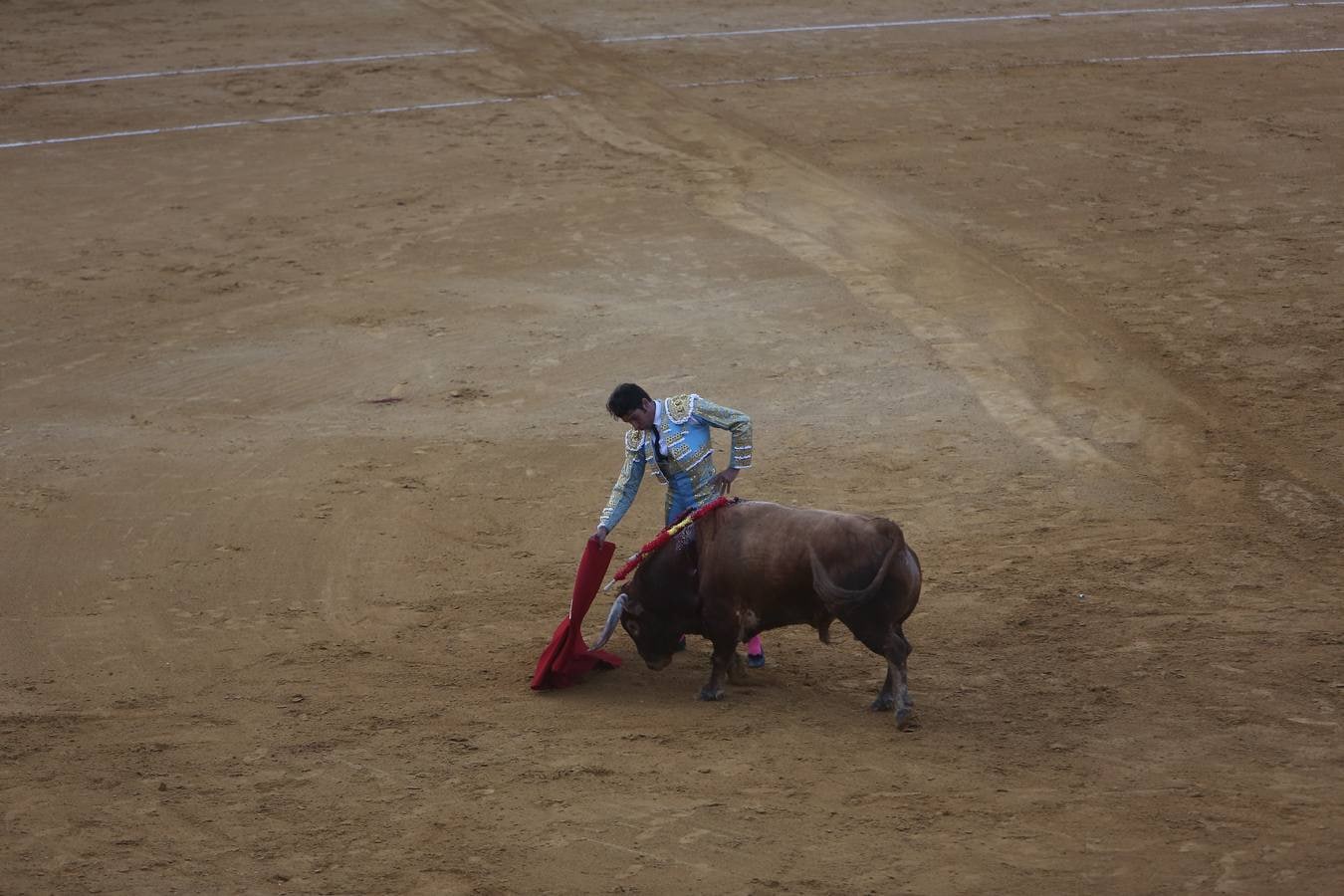 Bella actuación de Morante no refrendada con la espada en tarde de toros en El Puerto