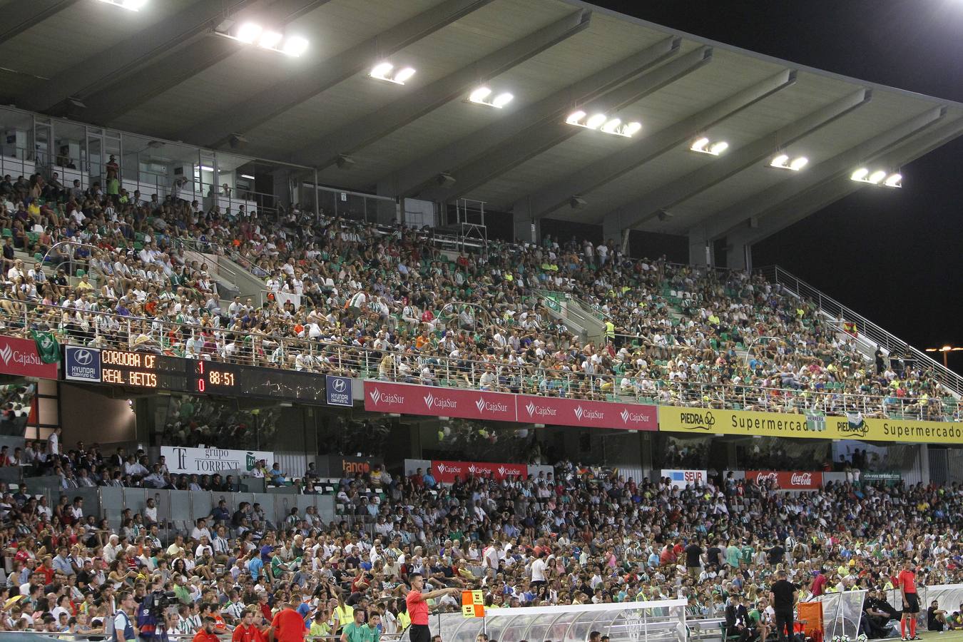 Imágenes de la presentación del Córdoba ante el Betis