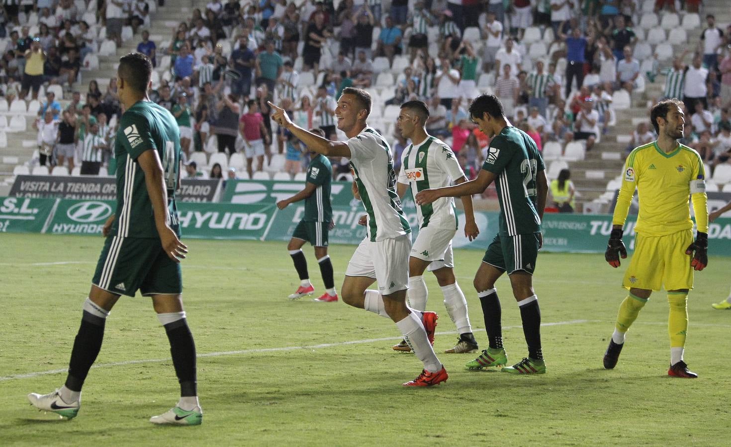 Imágenes de la presentación del Córdoba ante el Betis