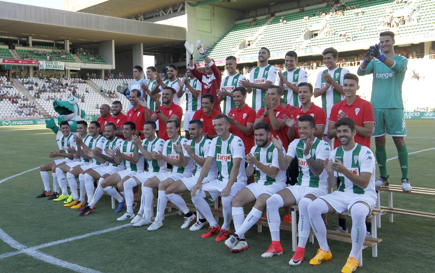 Imágenes de la presentación del Córdoba ante el Betis