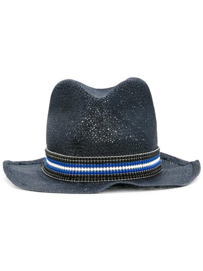 Sombrero de Ermanno Scervino. Sombrero de diseño entretejido en yute negro de Ermanno Scervino (Precio: 250 euros)
