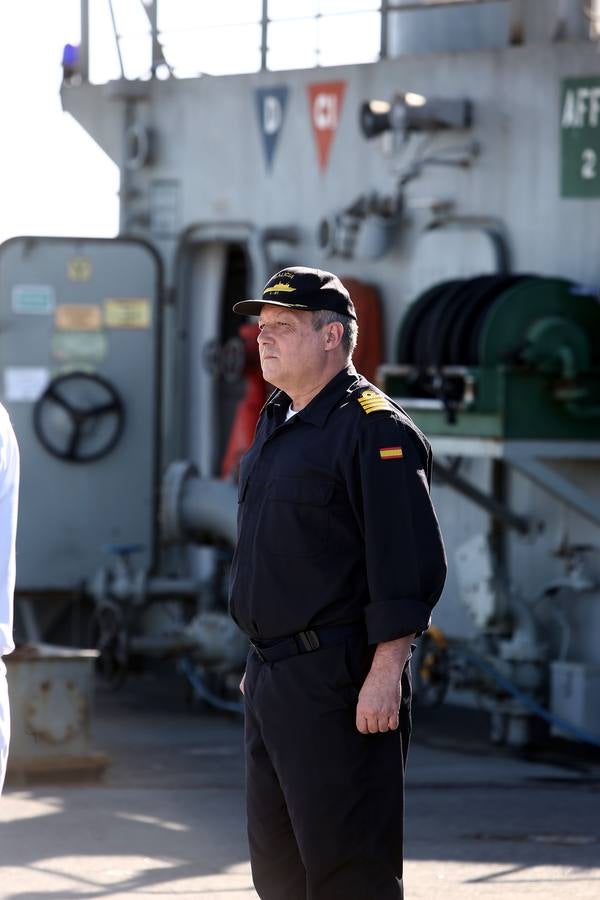 Emotiva llegada del buque Galicia a Rota