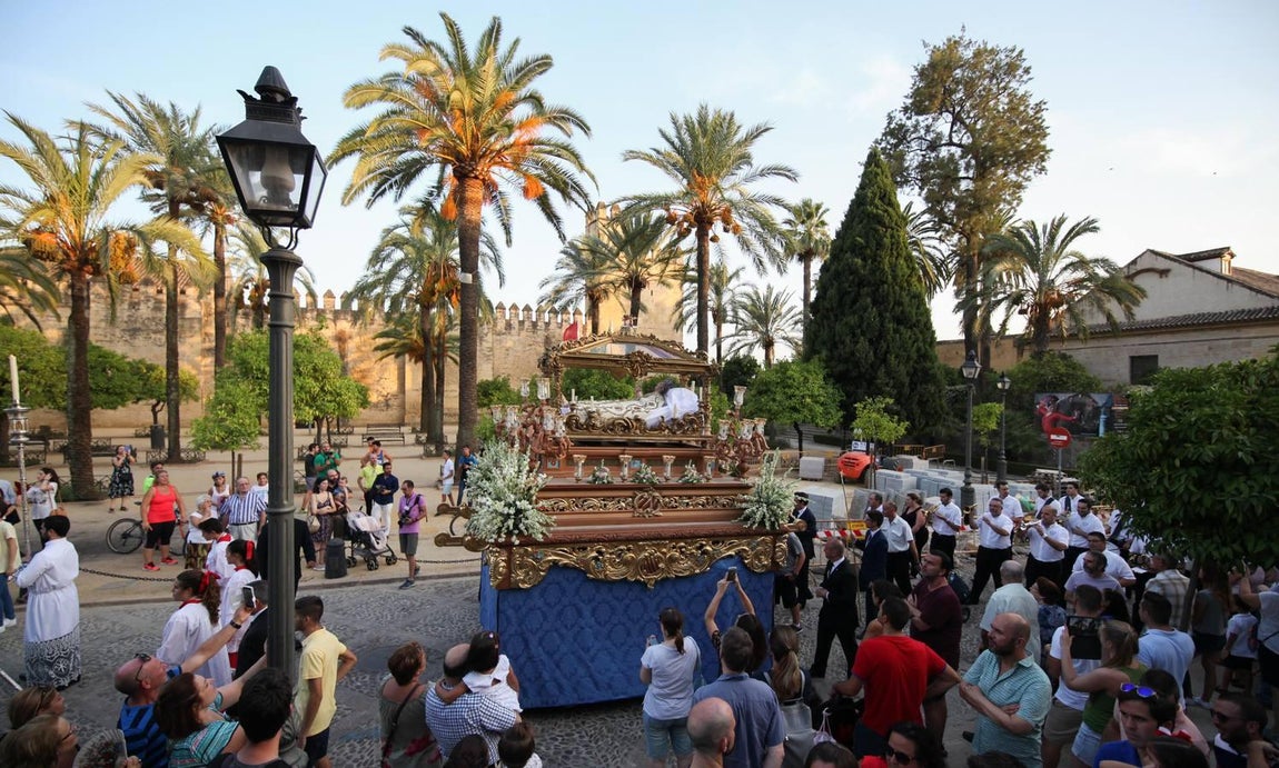 La procesión de la Virgen de Acá, en imágenes