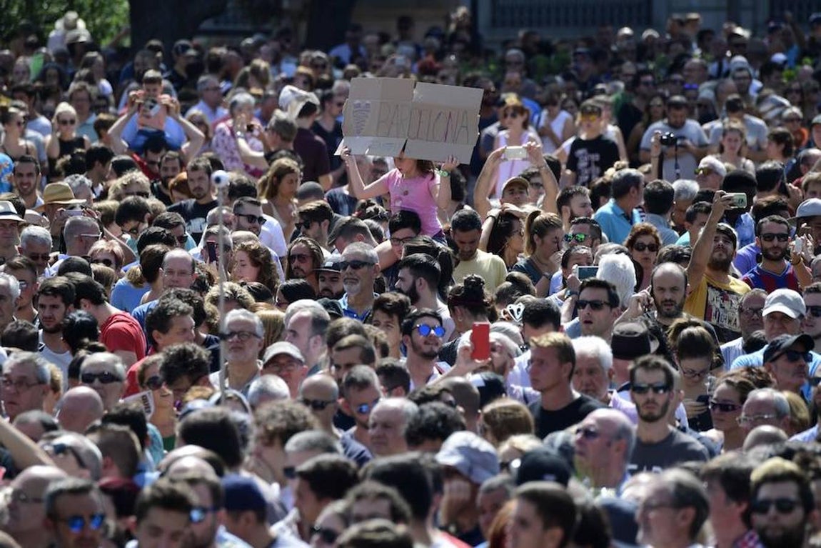 Minuto de silencio en Barcelona. 