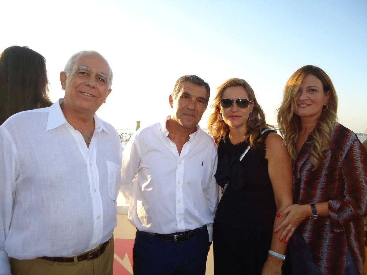 El presidente del TSJA, Lorenzo del Río, junto a José María Medina, Lourdes del Río y Marian González