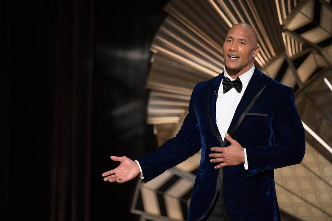 2. Dwayne Johnson («La roca»). Protagonista de la serie de televisión «Ballers» (actualmente en emisión en HBO España), este año ha participado en películas como «Fast &amp; Furious 8» y «Baywatch: Los vigilantes de la playa». Despedirá 2017 con el estreno de «Jumanji: Bienvenidos a la jungla».