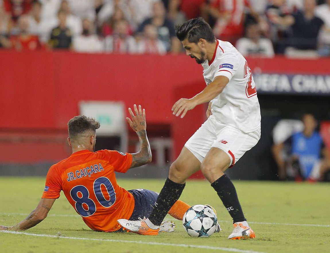 El encuentro entre el Sevilla FC y el Istambul Basaksehir, en imágenes