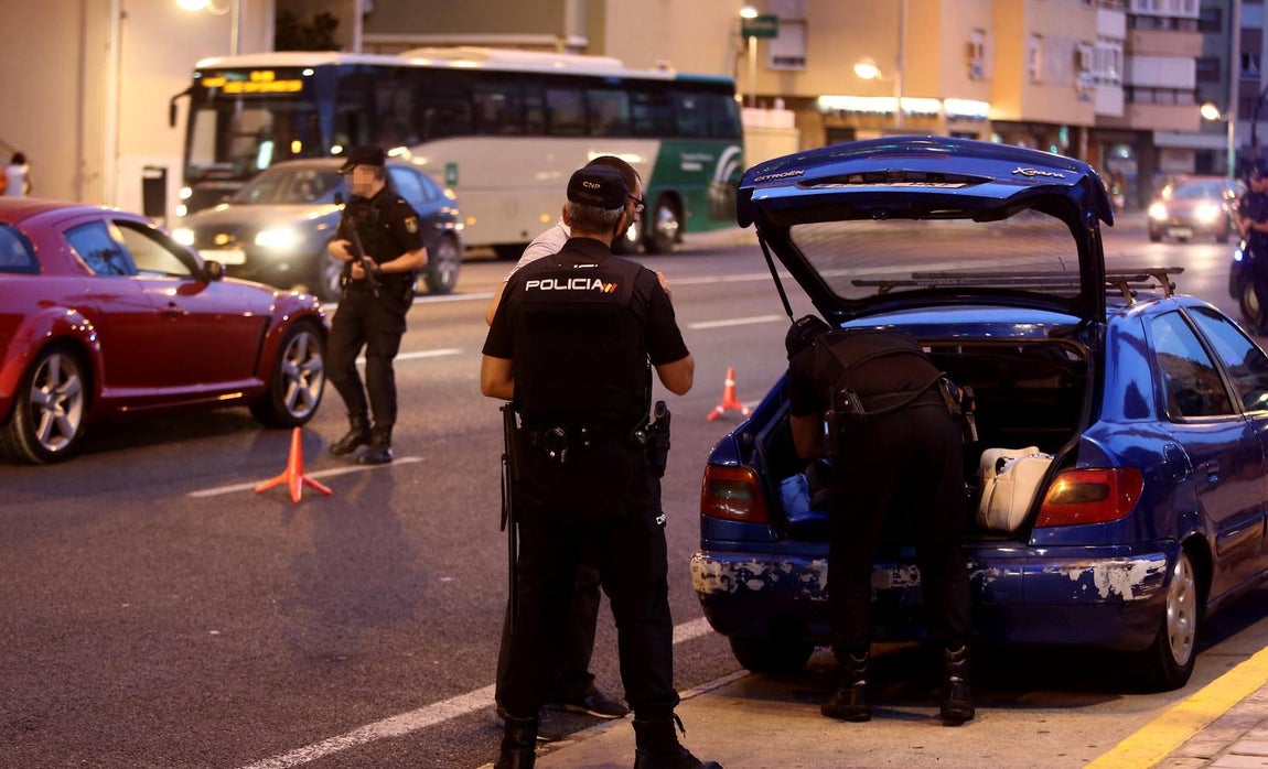 FOTOS: Medidas de seguridad en Cádiz tras los atentados