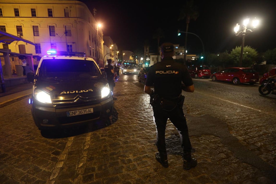 FOTOS: Medidas de seguridad en Cádiz tras los atentados