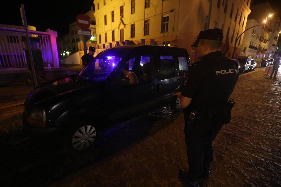 FOTOS: Medidas de seguridad en Cádiz tras los atentados