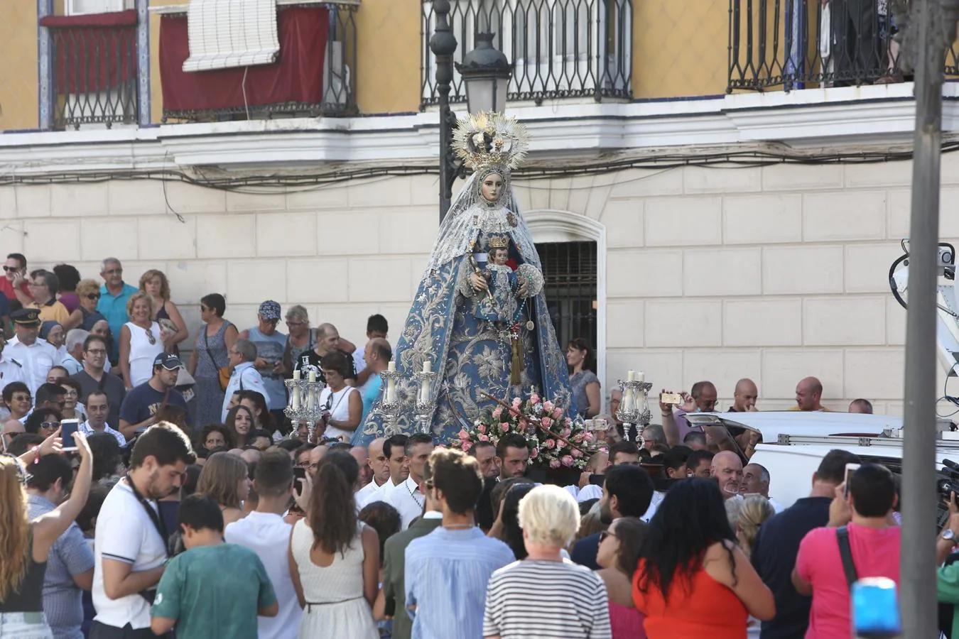 FOTOS: La Patrona recorre Cádiz