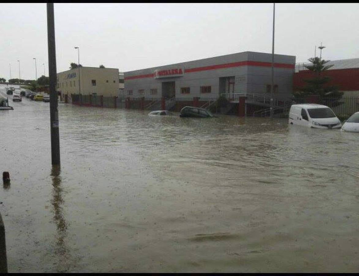 Una fuerte tormenta de quince minutos provoca inundaciones en Estepa