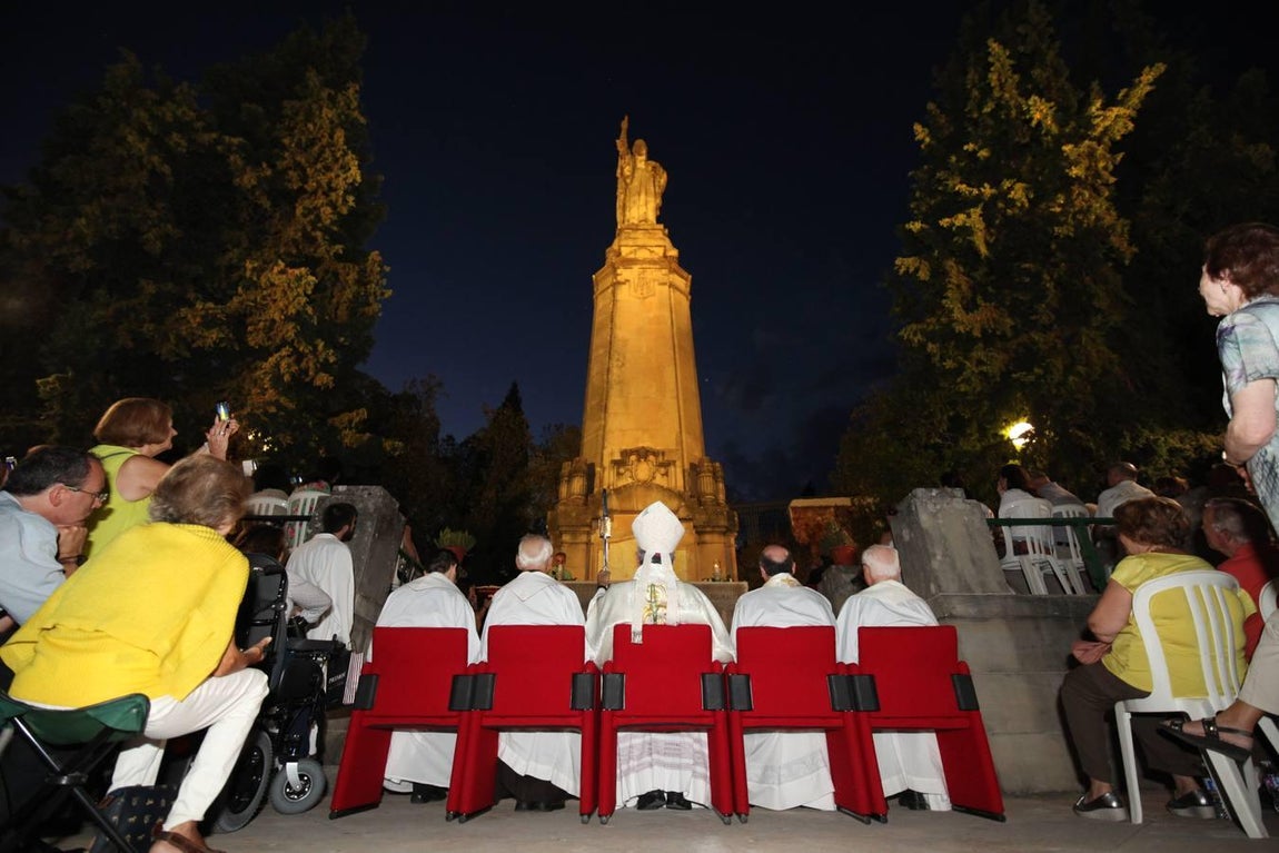 La nueva iluminación del Corazón de Jesús de las Ermitas de Córdoba, en imágenes