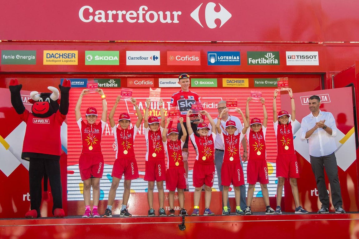 La llegada de la Vuelta Ciclista a España a Tomares, en imágenes