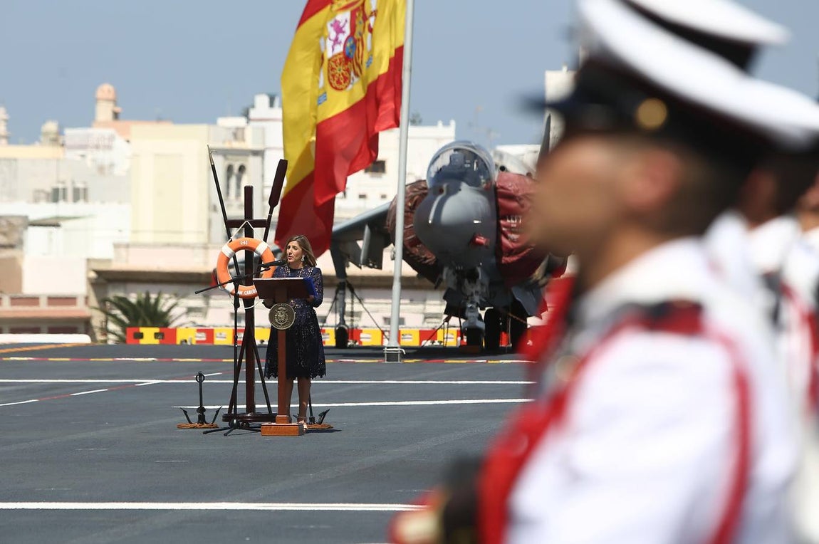 Imposición de la corbata de Cádiz al buque Juan Carlos I