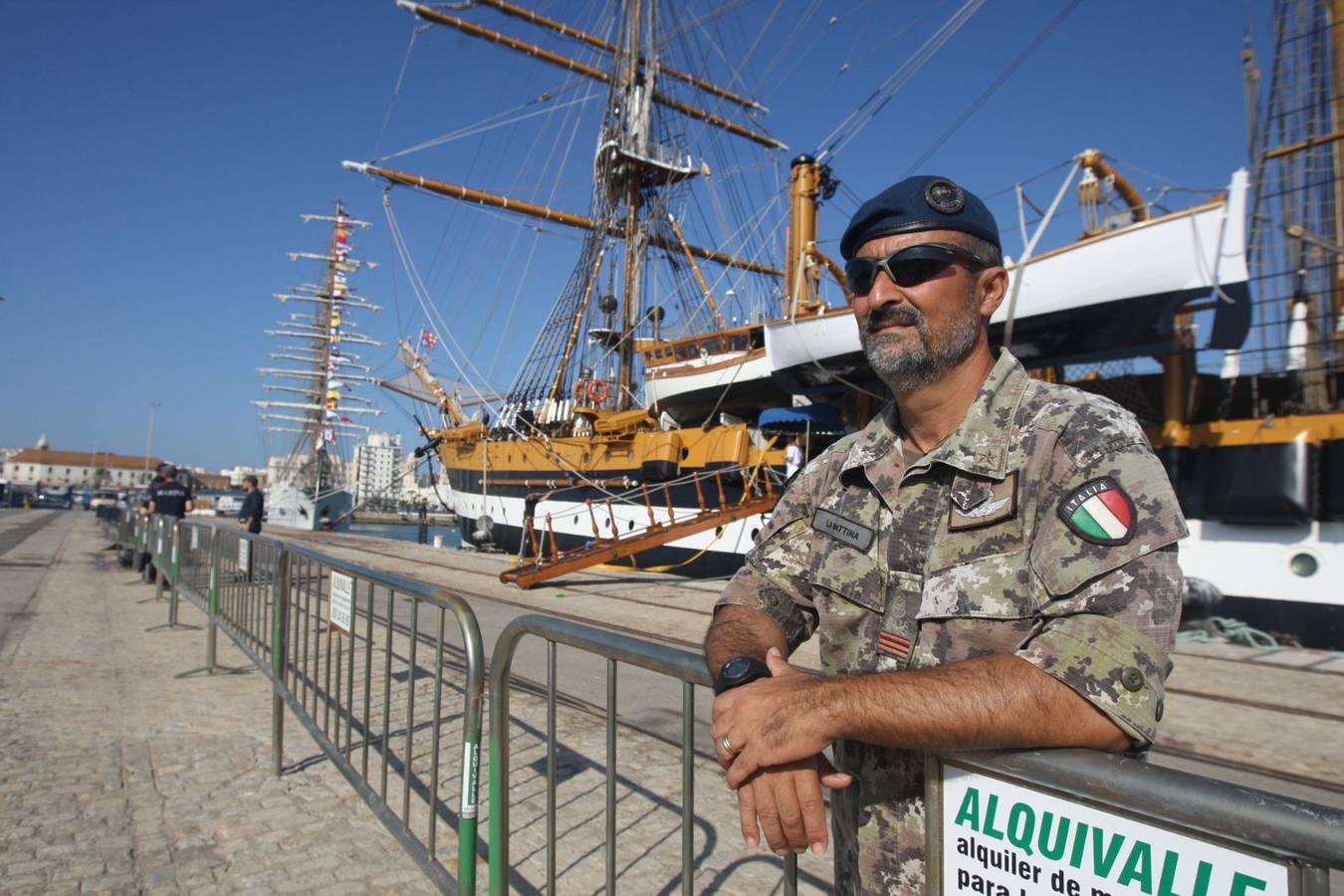 Los buques&#039;Amerigo Vespucci&#039; y &#039;Unión&#039; en Cádiz