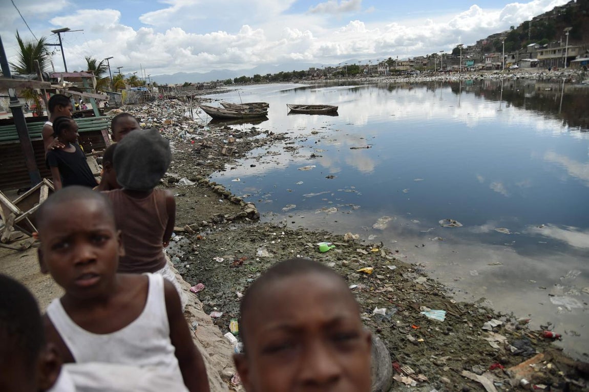Un grupo de niños en Cabo Haitiano, Haití, antes de la llegada del huracán Irma. 
