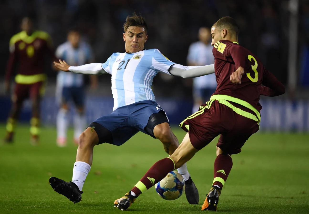 El cadista Villanueva frena a Falcao y Messi