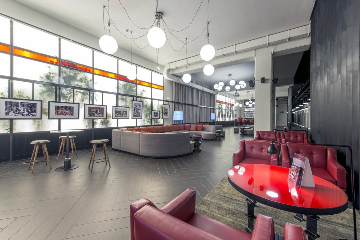 San Mamés. Su principal sello diferenciador es la gastronomía, el club rompe los patrones establecidos con una propuesta inédita hasta la fecha: la alianza entre el fútbol y la alta cocina vasca